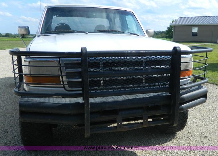 image for item K8152 1995 Ford F350 Crew Cab pickup truck