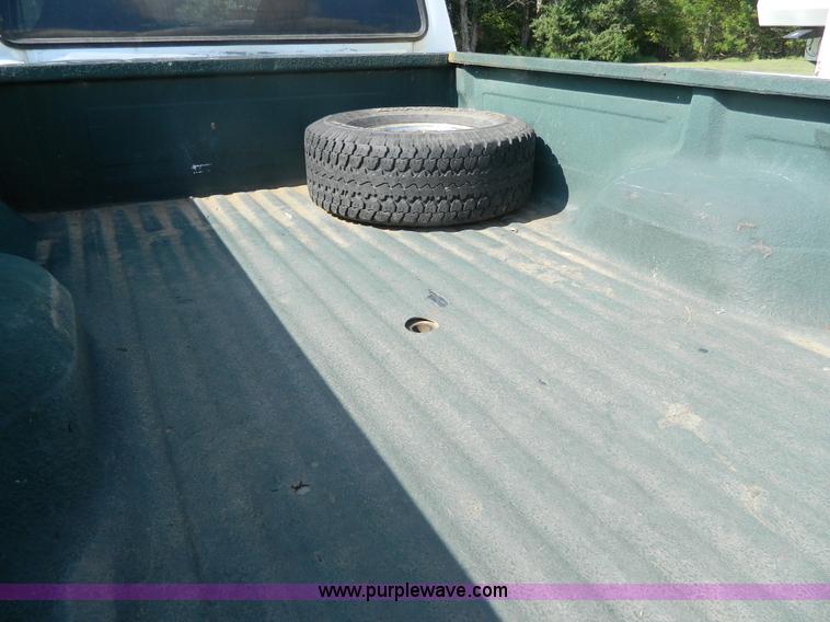 image for item K8152 1995 Ford F350 Crew Cab pickup truck