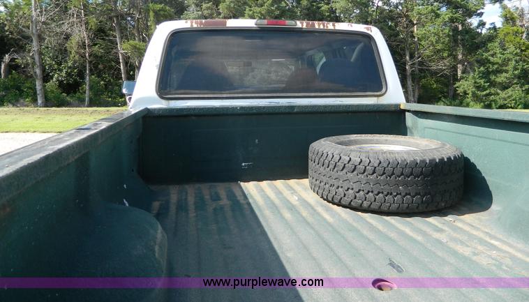 image for item K8152 1995 Ford F350 Crew Cab pickup truck