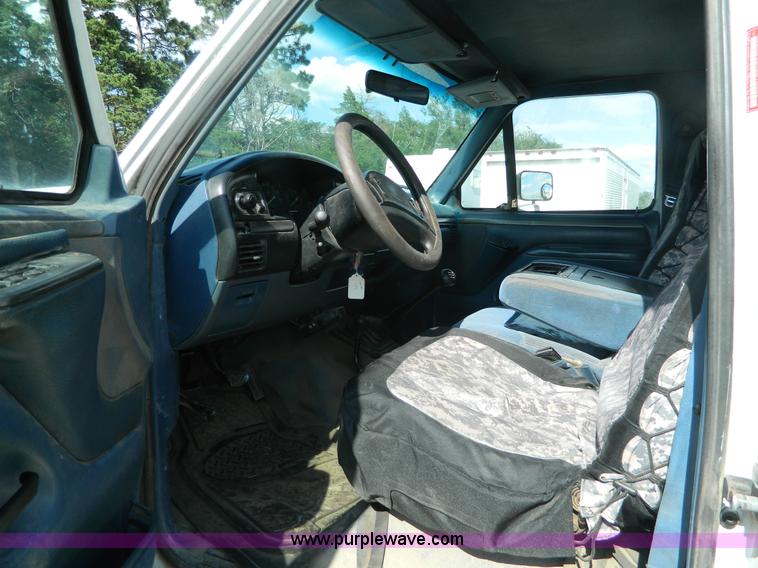 image for item K8152 1995 Ford F350 Crew Cab pickup truck