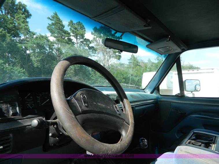 image for item K8152 1995 Ford F350 Crew Cab pickup truck