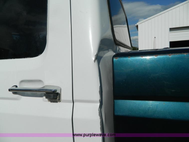 image for item K8152 1995 Ford F350 Crew Cab pickup truck