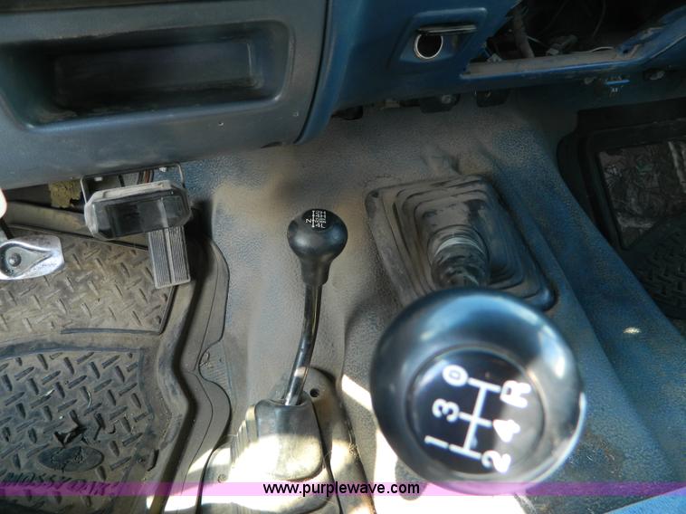 image for item K8152 1995 Ford F350 Crew Cab pickup truck