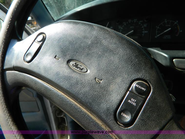 image for item K8152 1995 Ford F350 Crew Cab pickup truck