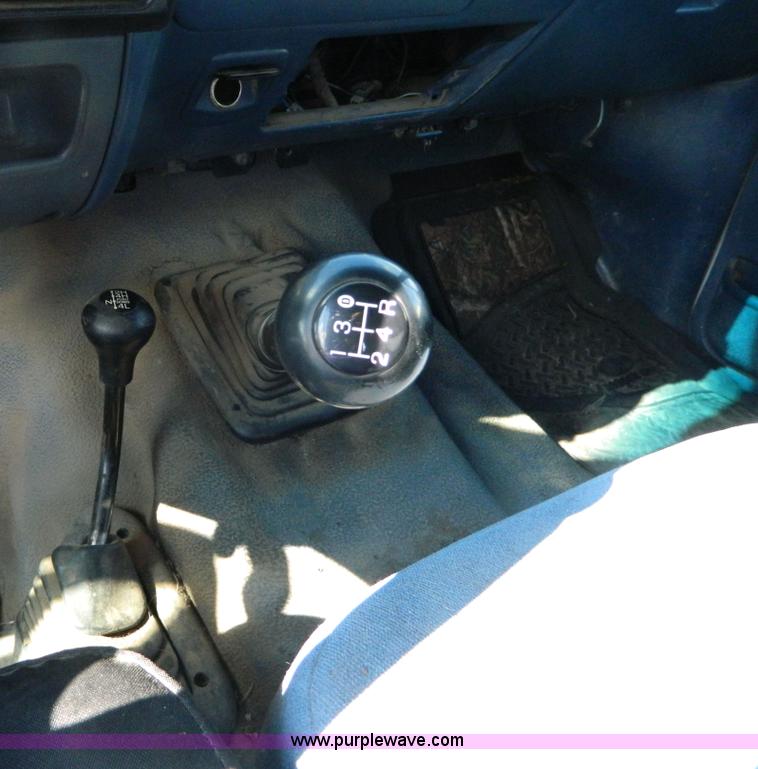 image for item K8152 1995 Ford F350 Crew Cab pickup truck