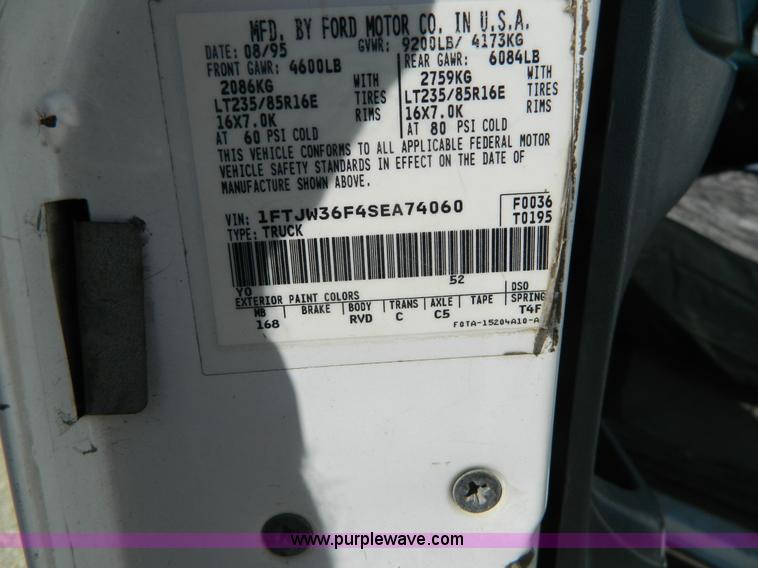 image for item K8152 1995 Ford F350 Crew Cab pickup truck