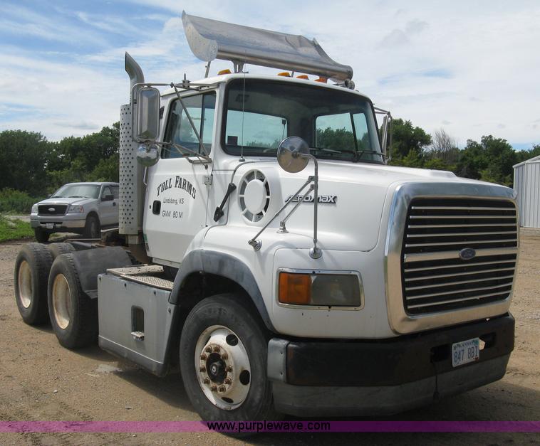 image for item K8717 1997 Ford LTA9000 AeroMax 106 semi truck