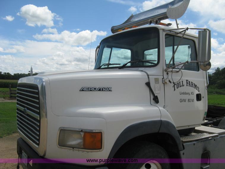 image for item K8717 1997 Ford LTA9000 AeroMax 106 semi truck