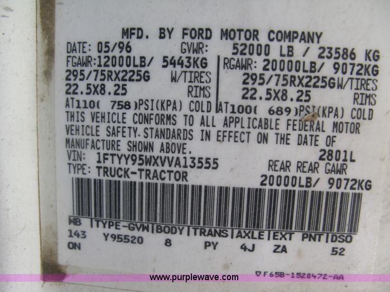 image for item K8717 1997 Ford LTA9000 AeroMax 106 semi truck