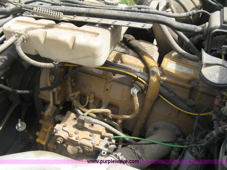 image for item K8717 1997 Ford LTA9000 AeroMax 106 semi truck