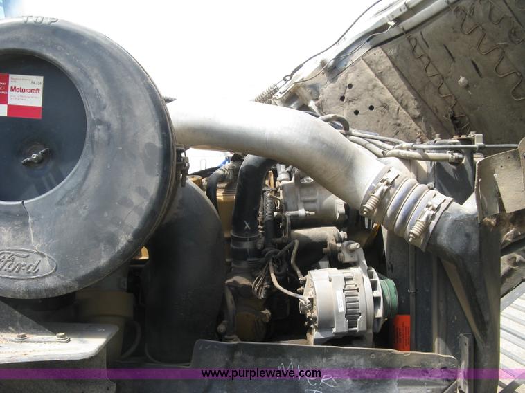 image for item K8717 1997 Ford LTA9000 AeroMax 106 semi truck