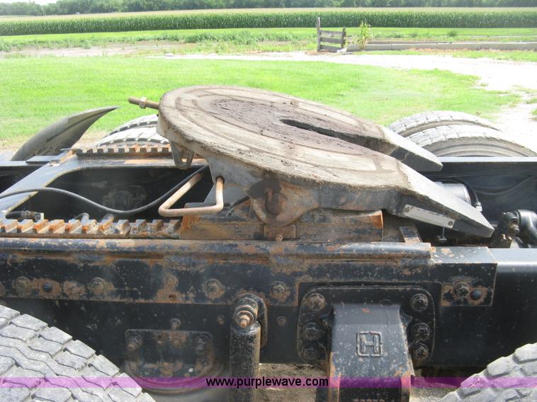 image for item K8717 1997 Ford LTA9000 AeroMax 106 semi truck