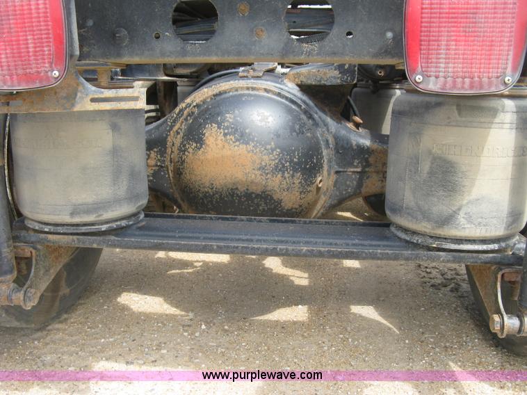 image for item K8717 1997 Ford LTA9000 AeroMax 106 semi truck