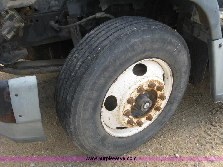 image for item K8717 1997 Ford LTA9000 AeroMax 106 semi truck