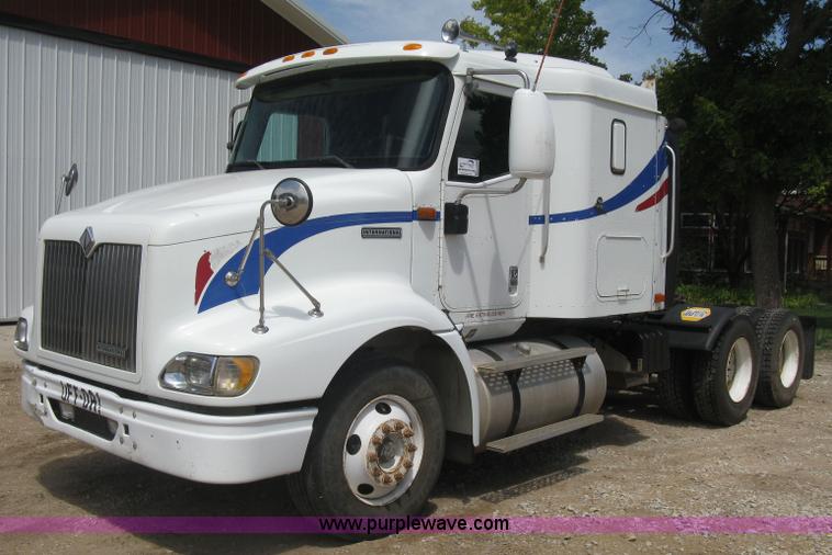 image for item K8718 2000 International 9200i semi truck