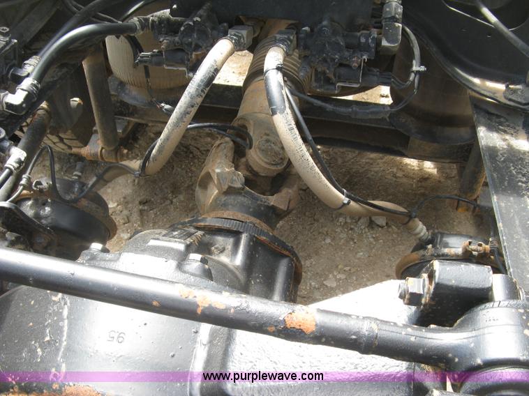 image for item K8718 2000 International 9200i semi truck