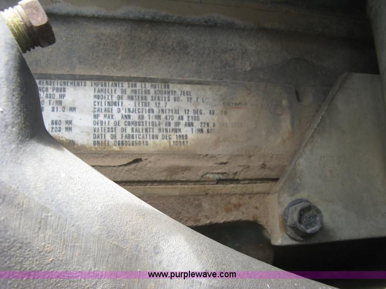 image for item K8718 2000 International 9200i semi truck