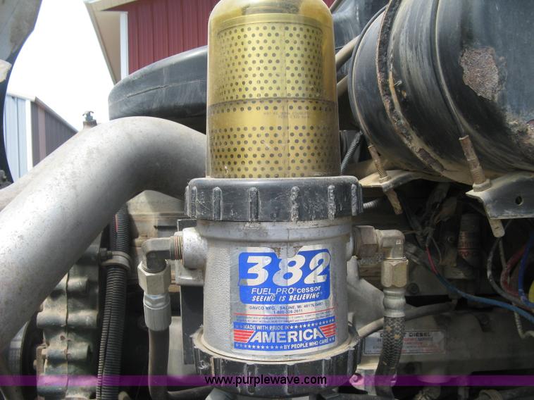 image for item K8718 2000 International 9200i semi truck