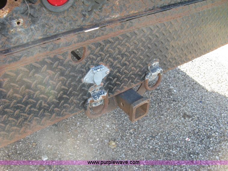 image for item K8719 2000 Ford F250 Super Duty XL flatbed pickup truck