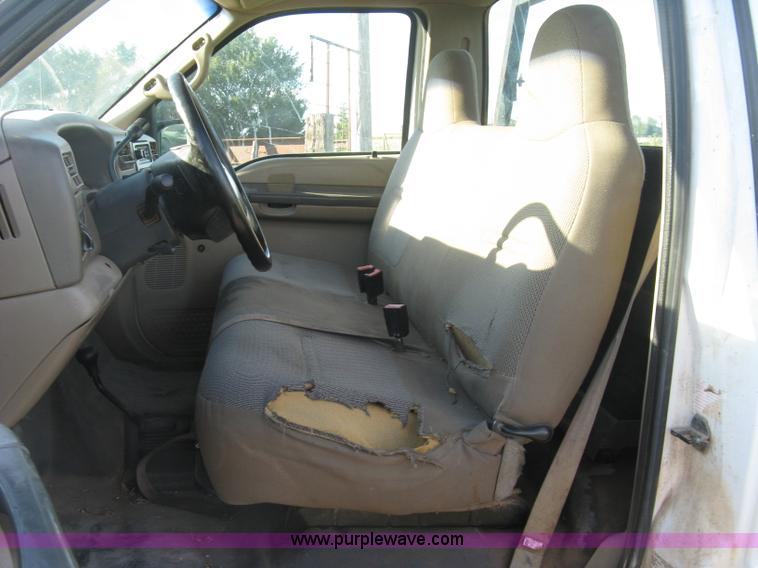 image for item K8719 2000 Ford F250 Super Duty XL flatbed pickup truck