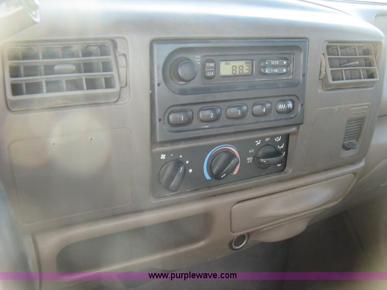 image for item K8719 2000 Ford F250 Super Duty XL flatbed pickup truck