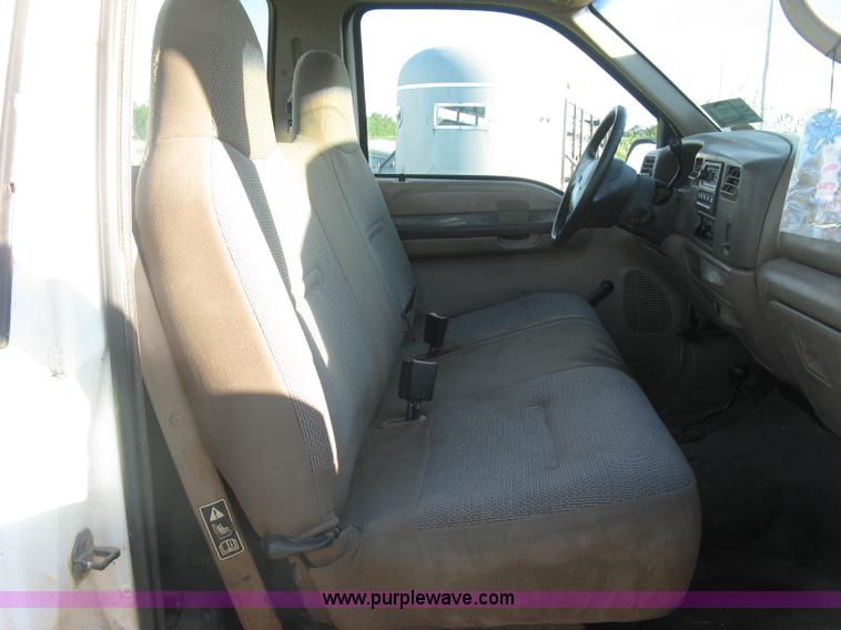 image for item K8719 2000 Ford F250 Super Duty XL flatbed pickup truck