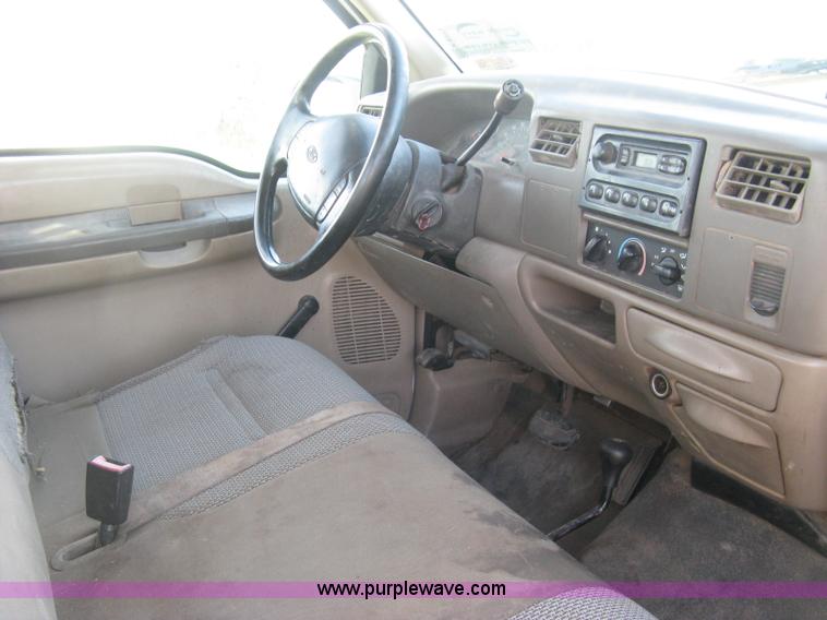 image for item K8719 2000 Ford F250 Super Duty XL flatbed pickup truck