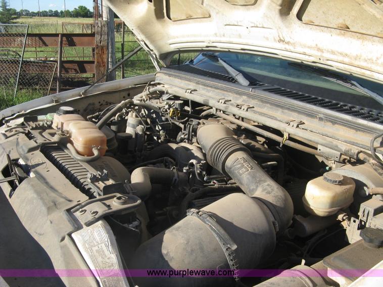 image for item K8719 2000 Ford F250 Super Duty XL flatbed pickup truck