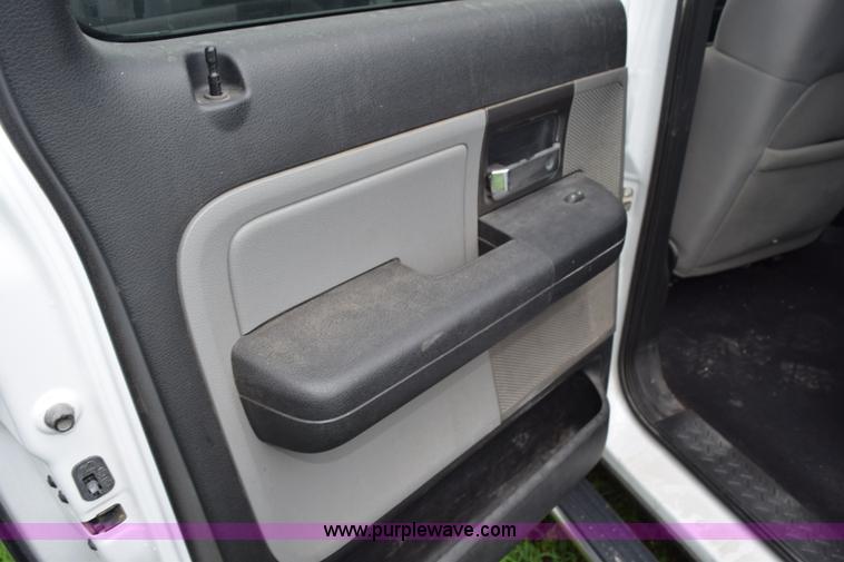 image for item L3469 2007 Ford F150 SuperCrew pickup truck