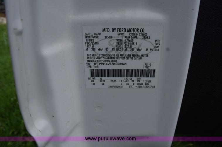 image for item L3469 2007 Ford F150 SuperCrew pickup truck