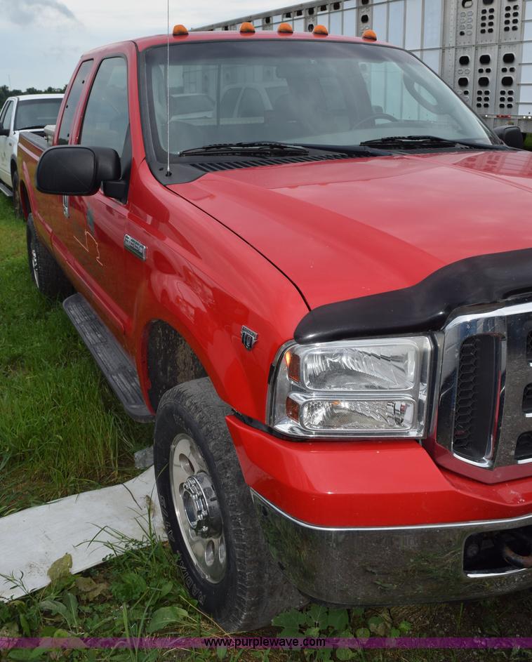 image for item L3471 2005 Ford F350 Super Duty SuperCab pickup truck