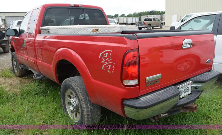 image for item L3471 2005 Ford F350 Super Duty SuperCab pickup truck