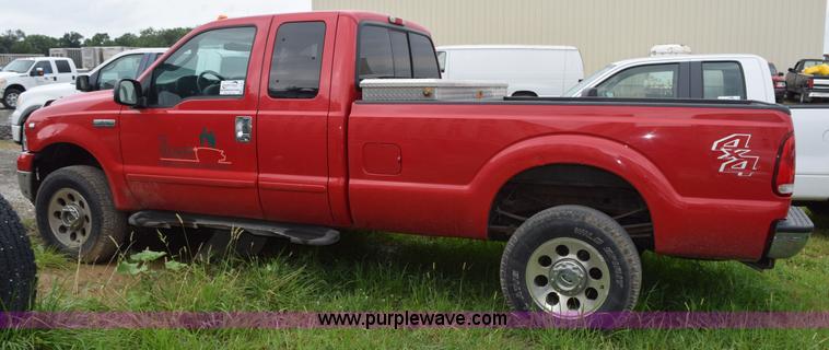 image for item L3471 2005 Ford F350 Super Duty SuperCab pickup truck