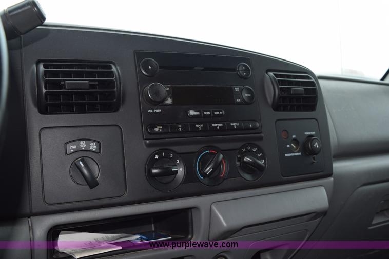 image for item L3471 2005 Ford F350 Super Duty SuperCab pickup truck