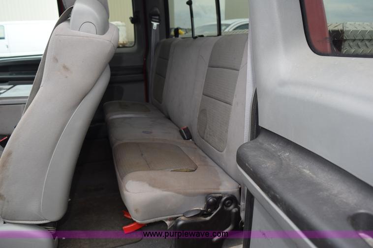 image for item L3471 2005 Ford F350 Super Duty SuperCab pickup truck