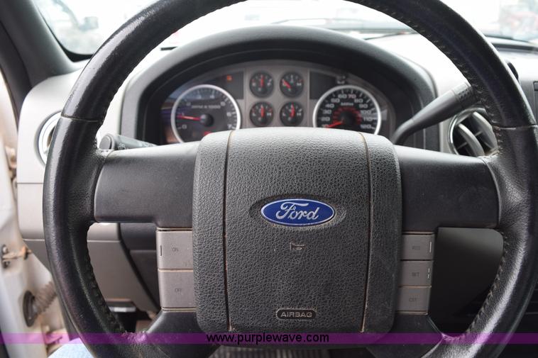 image for item L3472 2007 Ford F150 SuperCrew pickup truck