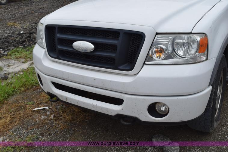 image for item L3472 2007 Ford F150 SuperCrew pickup truck