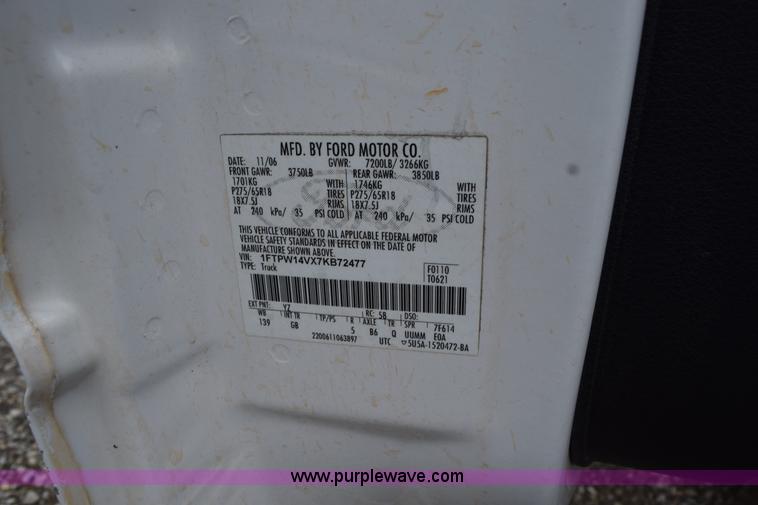 image for item L3472 2007 Ford F150 SuperCrew pickup truck