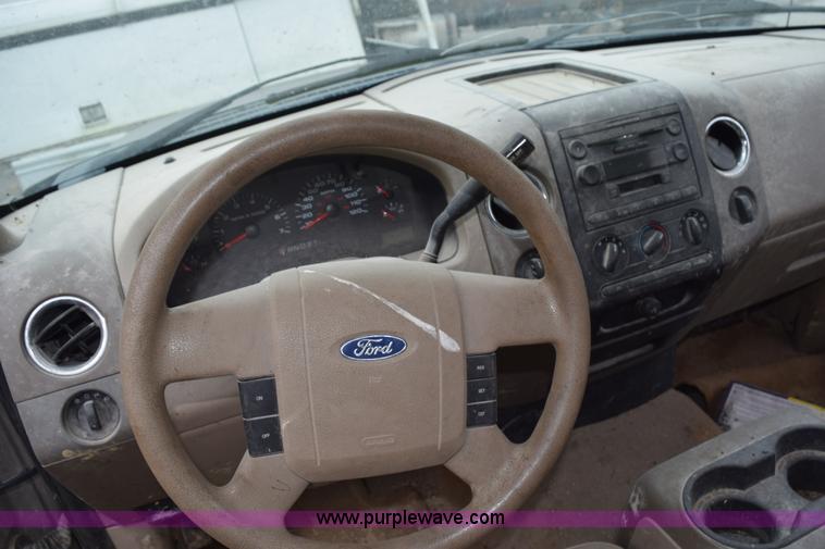image for item L3473 2005 Ford F150 SuperCab pickup truck