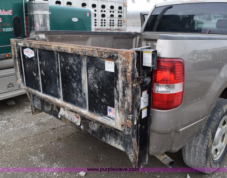 image for item L3473 2005 Ford F150 SuperCab pickup truck