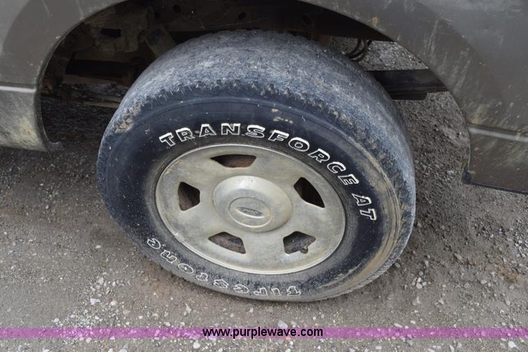 image for item L3473 2005 Ford F150 SuperCab pickup truck