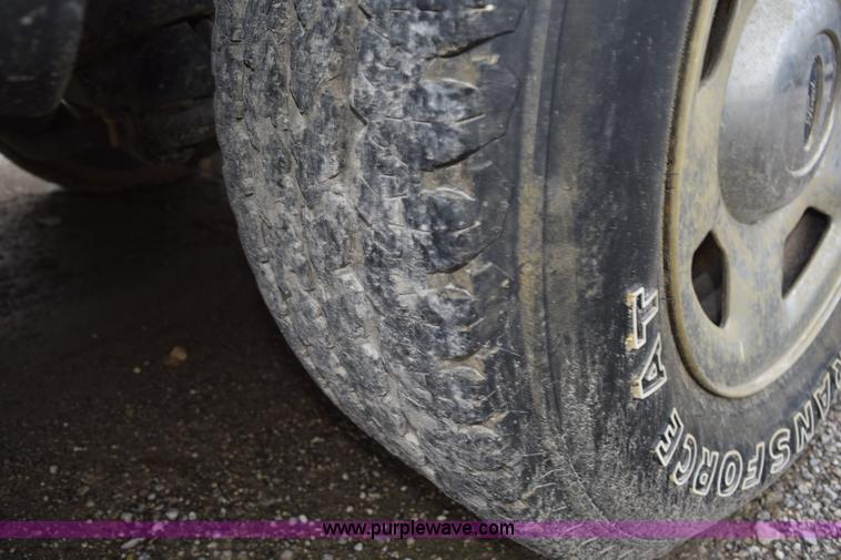 image for item L3473 2005 Ford F150 SuperCab pickup truck