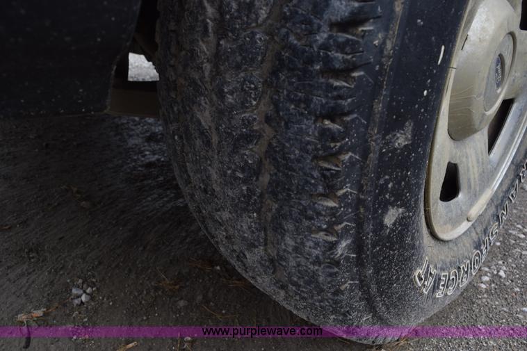 image for item L3473 2005 Ford F150 SuperCab pickup truck