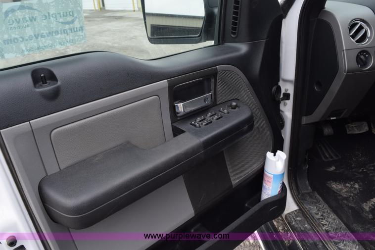 image for item L3479 2007 Ford F150 SuperCrew pickup truck