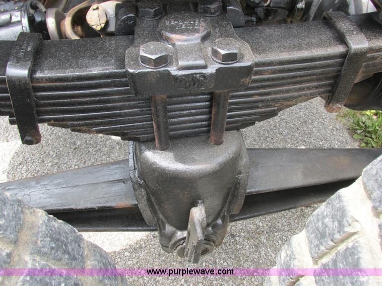 image for item L4022 1979 International Paystar 5000 truck cab and chassis