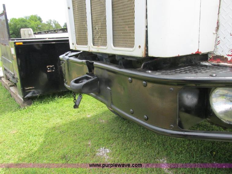 image for item L4022 1979 International Paystar 5000 truck cab and chassis