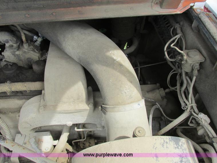 image for item L4022 1979 International Paystar 5000 truck cab and chassis