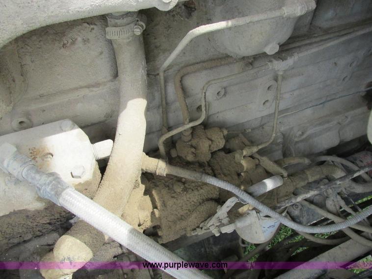 image for item L4022 1979 International Paystar 5000 truck cab and chassis