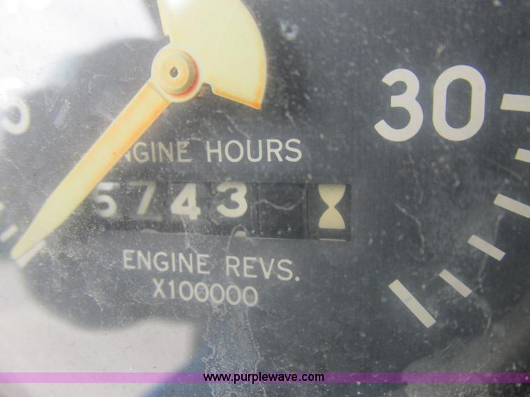 image for item L4022 1979 International Paystar 5000 truck cab and chassis