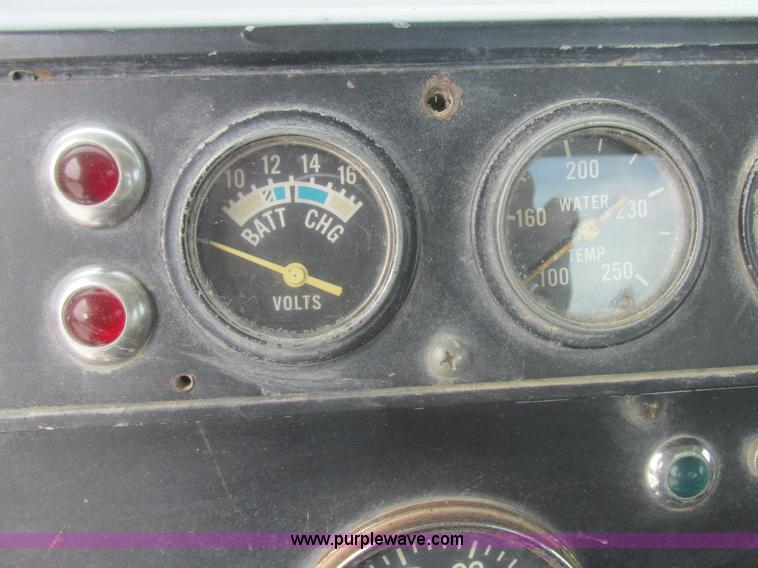 image for item L4022 1979 International Paystar 5000 truck cab and chassis